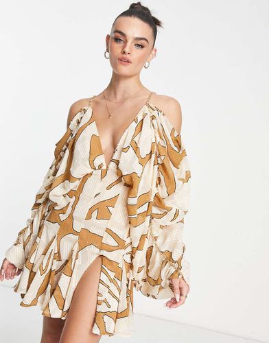 Robe courte imprimée en tissu doux avec jupe à godets et chaîne - Asos Design - Modalova