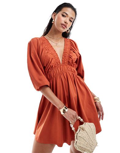 Robe courte rétro à décolleté avec liens élastiques et taille froncée - Terracotta - Asos Design - Modalova