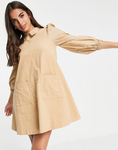 Robe courte trapèze en velours côtelé avec manches en popeline - Beige - Asos Design - Modalova