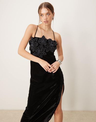 Robe droite mi-longue en velours à fleurs ornées de perles - Asos Design - Modalova