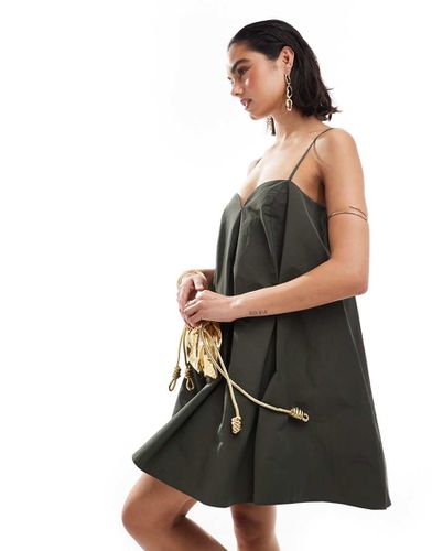 Robe évasée courte à bretelles fines en taffetas - Kaki - Asos Design - Modalova