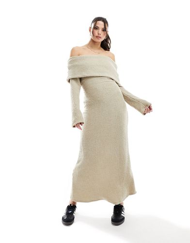 Robe longue à épaules dénudées en maille bouclée avec manches évasées - Grège - Asos Design - Modalova