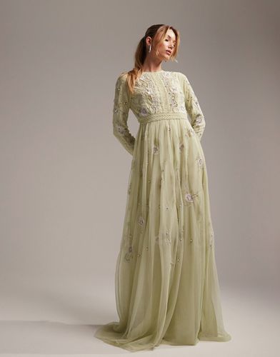 Robe longue de demoiselle d'honneur ornée de perles avec manches longues et broderies fleuries - Sauge - Asos Design - Modalova