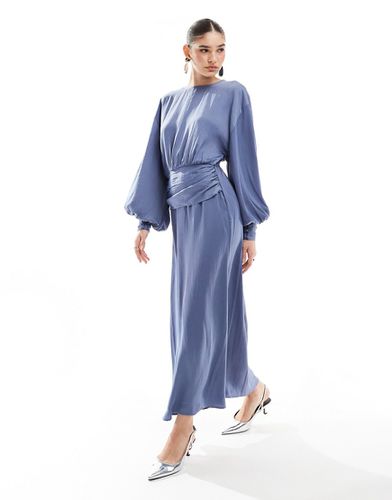 Robe longue en satin à col montant et ourlet asymétrique - cendré - Asos Design - Modalova