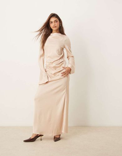 Robe longue en satin à manches longues et patte froncée - Huître - Asos Design - Modalova