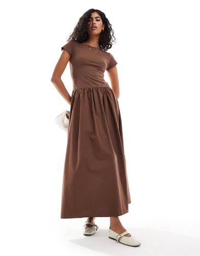 Robe longue en popeline mélangée à mancherons - Chocolat - Asos Design - Modalova