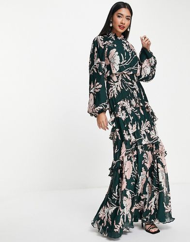 Robe longue plissée à col montant avec jupe à volants étagés et imprimé fleuri - Rose - Asos Design - Modalova