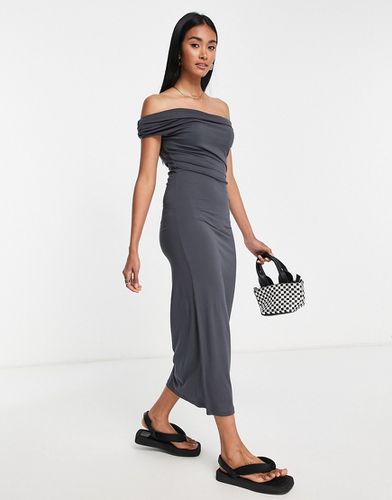 Robe mi-longue sans manches à épaules dénudées drapées - Anthracite - Asos Design - Modalova