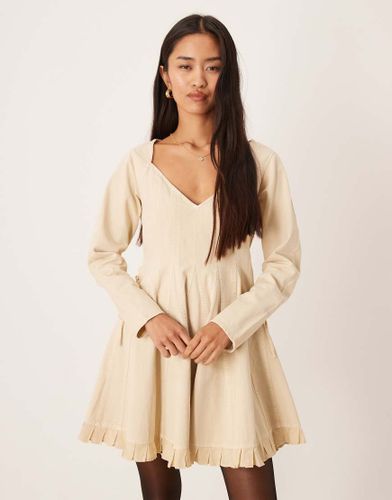 Robe patineuse courte  col V et laage sur les cts - cru dlav - Asos Design - Modalova