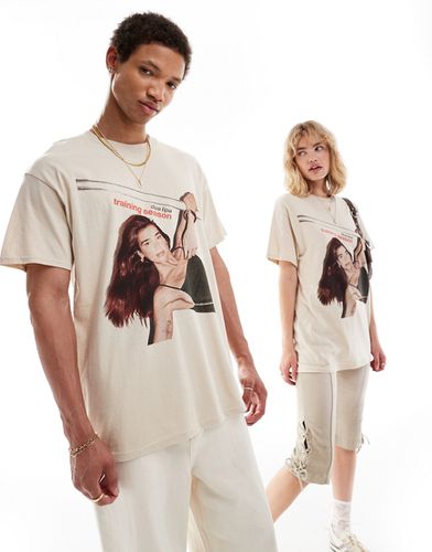 T-shirt unisexe oversize avec imprimé Dua Lipa sous licence à l'avant - Blanc cassé - Asos Design - Modalova