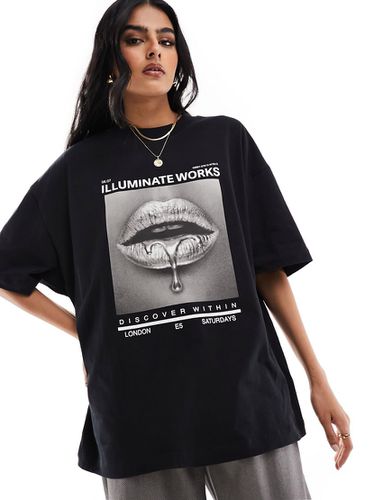 T-shirt coupe boyfriend à imprimé lèvres - /argenté - Asos Design - Modalova