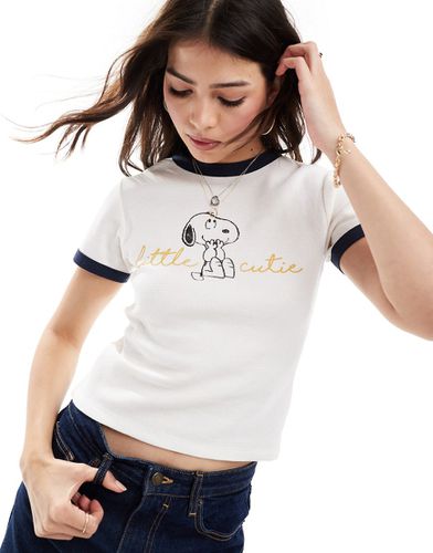 T-shirt court gaufré à motif Snoopy sous licence - Crème - Asos Design - Modalova