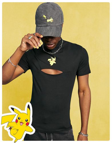 T-shirt crop top moulant à découpe et imprimé Pokémon - Asos Design - Modalova
