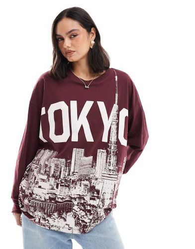 Top manches longues à imprimé gratte-ciel - Bordeaux - Asos Design - Modalova