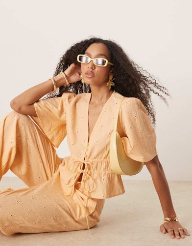 Top d'ensemble  broderies fleuries avec liens nous devant - Abricot - Asos Design - Modalova
