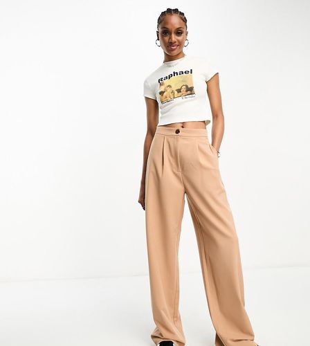 ASOS DESIGN Tall - Pantalon de tailleur coupe dad ample - Camel - Asos Tall - Modalova