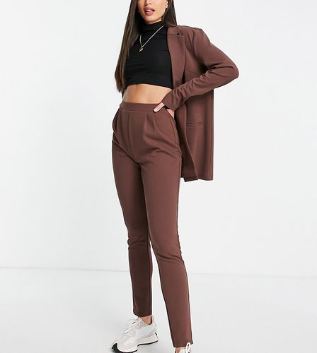 Tall - Pantalon de tailleur fuselé en jersey - Moka - Asos Design - Modalova