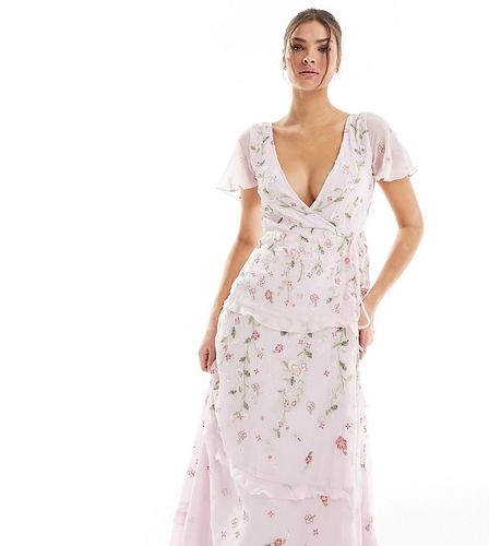 ASOS DESIGN Tall - Robe cache-caur longue pour demoiselle d'honneur avec manches évasées et broderies à ornements - Rose clair - Asos Tall - Modalova