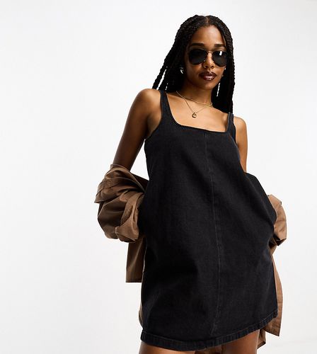 ASOS DESIGN Tall - Robe chasuble en jean - Noir - Asos Tall - Modalova