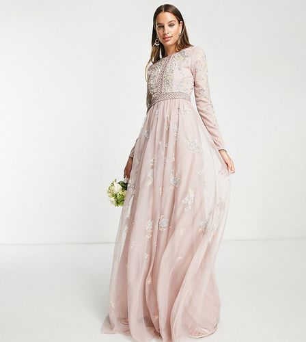 ASOS DESIGN Tall - Robe longue de demoiselle d'honneur à manches longues ornée de perles et de broderies florales - Asos Tall - Modalova