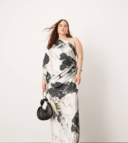 Curve - Robe longue oversize en satin à grand imprimé floral et manche unique - Asos Edition - Modalova