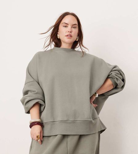 Curve - Sweat épais de qualité supérieure avec surpiqûres - olive - Asos Edition - Modalova