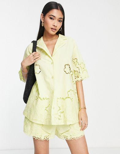 Chemise brodée coupe carrée à manches courtes - Asos Edition - Modalova