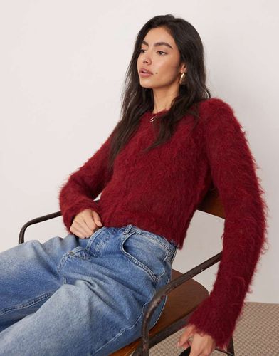 Gilet court en maille duveteuse à fermeture éclair - Bordeaux - Asos Edition - Modalova