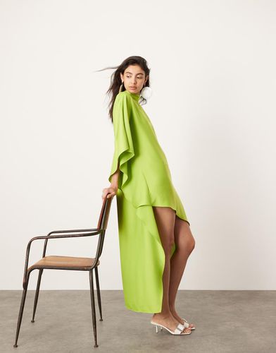 Robe courte à col montant et manches effet cape avec ourlet asymétrique - Vert citron - Asos Edition - Modalova