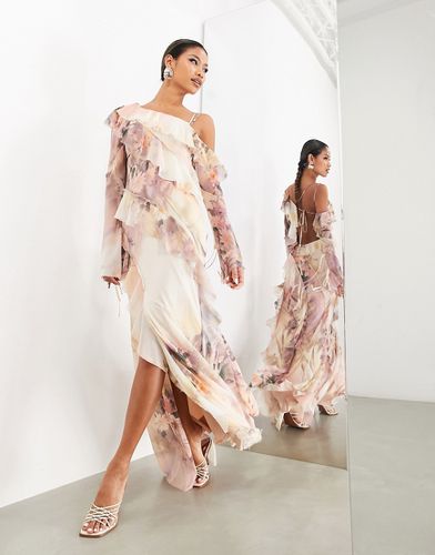 Robe longue asymétrique à fleurs avec épaules dénudées et volants - Blush - Asos Edition - Modalova