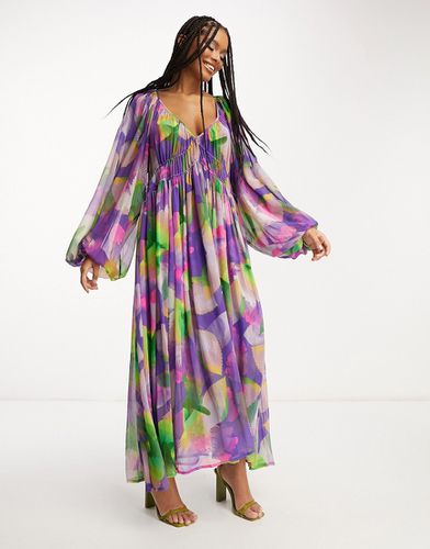 Robe longue en mousseline froncée à la taille à imprimé floral abstrait - Asos Edition - Modalova