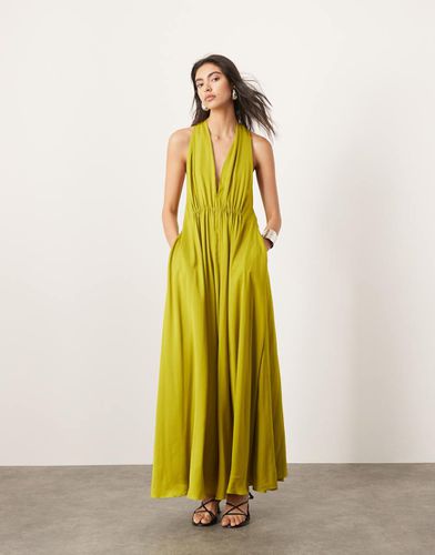 Robe longue en satin avec dos nu et poches froncées - Chartreuse - Asos Edition - Modalova