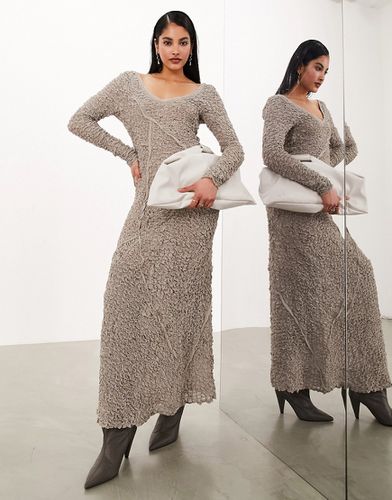 Robe longue texturée effet froissé à encolure dégagée et coutures visibles - Grège - Asos Edition - Modalova