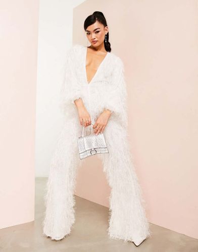Combinaison en fausses plumes avec décolleté plongeant - Asos Luxe - Modalova