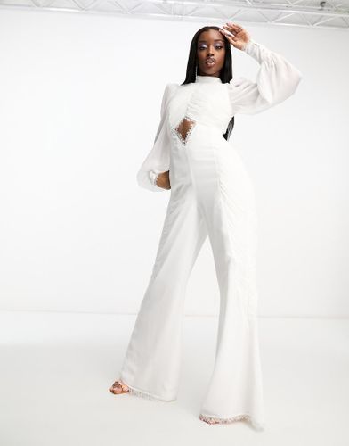 Combinaison froncée en mousseline à manches blousantes et finitions en dentelle - Asos Luxe - Modalova
