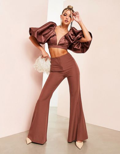 Pantalon d'ensemble évasé en satin - Asos Luxe - Modalova