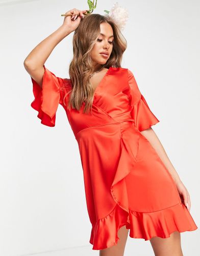 Robe courte d'invitée à un mariage en satin à volants - Ax Paris - Modalova