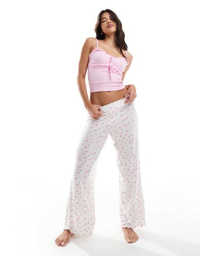 Ensemble de pyjama à imprimé cerises avec débardeur côtelé à bords ondulés - Boux Avenue - Modalova