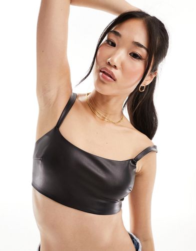 Brassière en imitation cuir - Bershka - Modalova