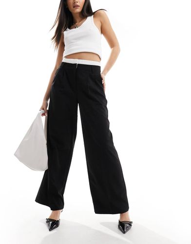 Pantalon large ajusté avec taille style caleçon - Bershka - Modalova