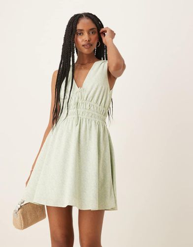 Robe courte fronce  bretelles et petites fleurs - Glamorous - Modalova