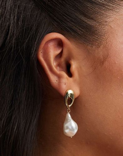 Boucles d'oreilles avec perle façon goutte d'eau - Designb London - Modalova