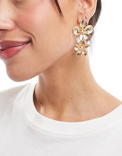 Grosses boucles d'oreilles à pendant fleur - Designb London - Modalova