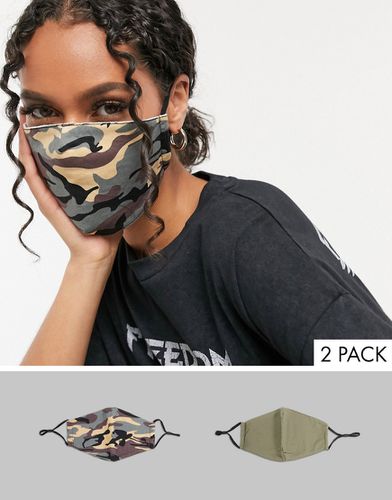 Lot de 2 masques en tissu avec sangles ajustables - Camouflage et kaki - Designb London - Modalova