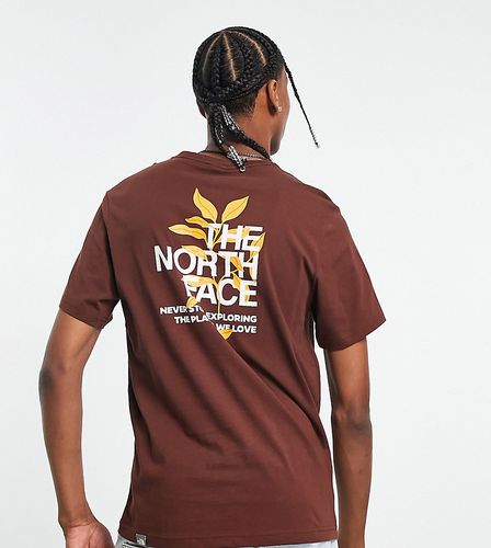 Exclusivité ASOS - - T-shirt avec imprimé feuilles au dos - The North Face - Modalova