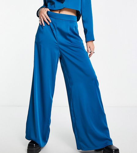 Pantalon d'ensemble ample en satin - Bleu turquoise - Flounce London Petite - Modalova