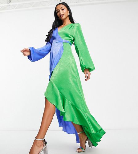 Robe longue contrastante à volants et manches ballon - Bleu et vert - Flounce London Petite - Modalova