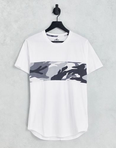 T-shirt avec empiècement camouflage sur la poitrine et ourlet arrondi - Hollister - Modalova