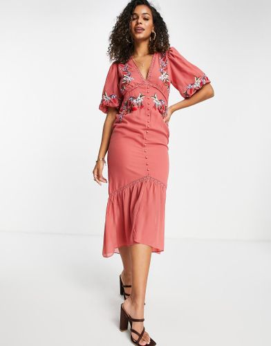 Robe rétro mi-longue brodée avec manches bouffantes - argile - Hope & Ivy - Modalova