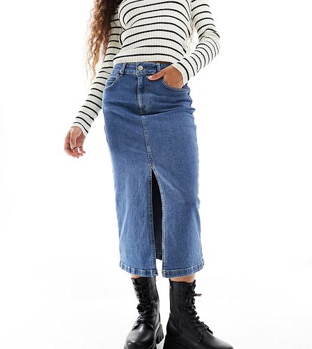 Exclusivité - Jupe en jean mi-longue fendue sur le devant - moyen délavé - In The Style Petite - Modalova